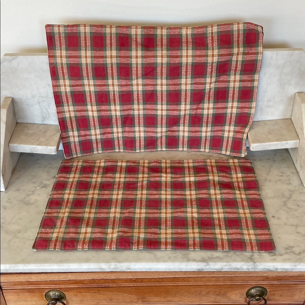 LONGABERGER Orchard Park Plaid Festive Red and Green Place Mats (2)